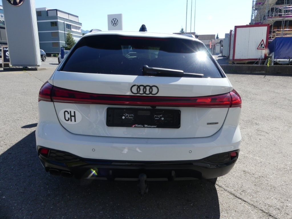 AUDI A5 Avant TDI quattro 150 kW S tronic-image-2
