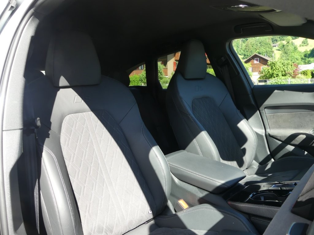 AUDI A5 Avant TDI quattro 150 kW S tronic-image-10