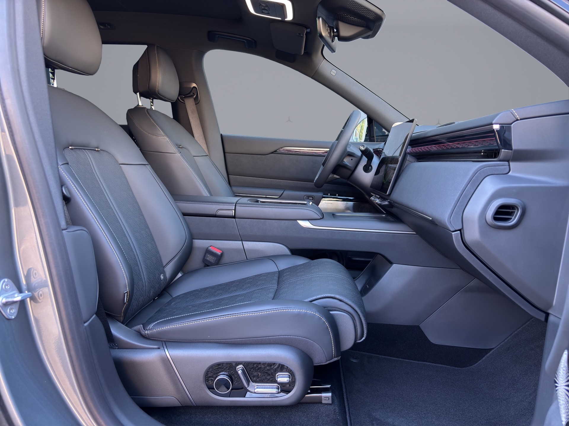 ZEEKR 7X Privilege AWD-image-17