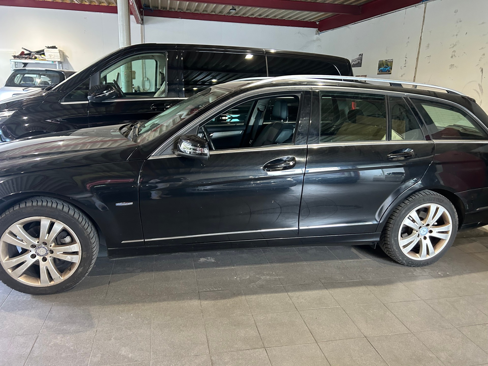 MERCEDES-BENZ C 180-image-3