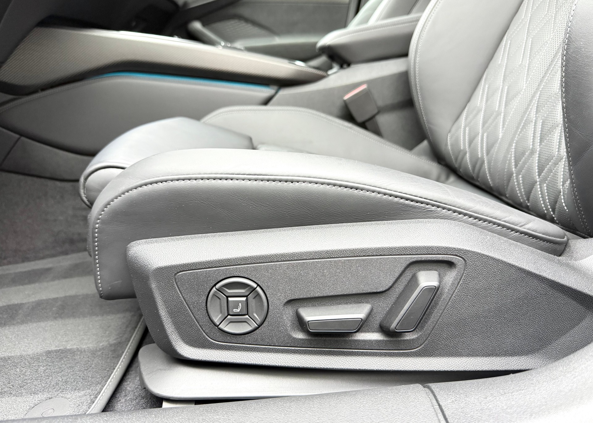 AUDI S5 Avant TFSI quattro S tronic-image-18