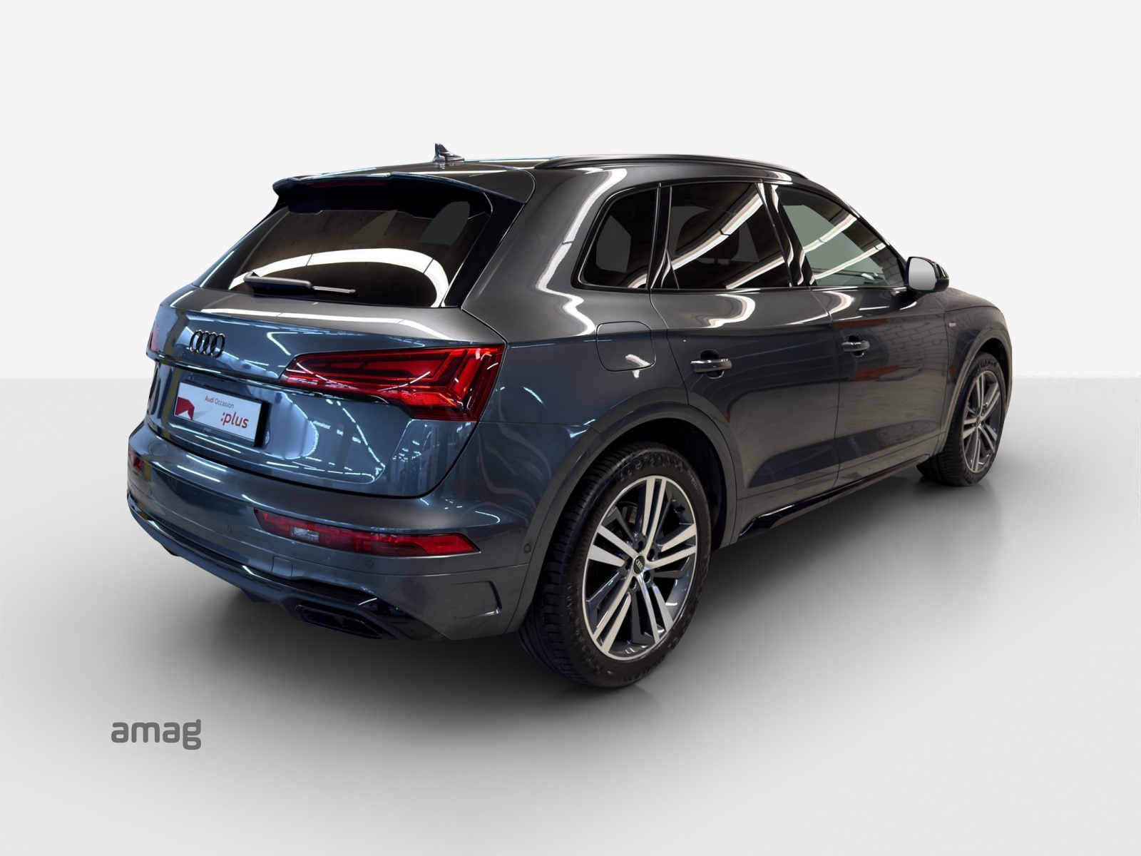 AUDI Q5 40 TDI Black Edition quattro S-tronic-image-4