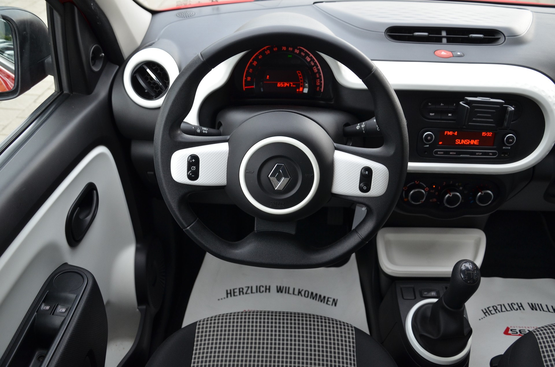 RENAULT Twingo 1.0 Life*Ab MFK,1 Jahr oder 20'000km Garantie*-image-10