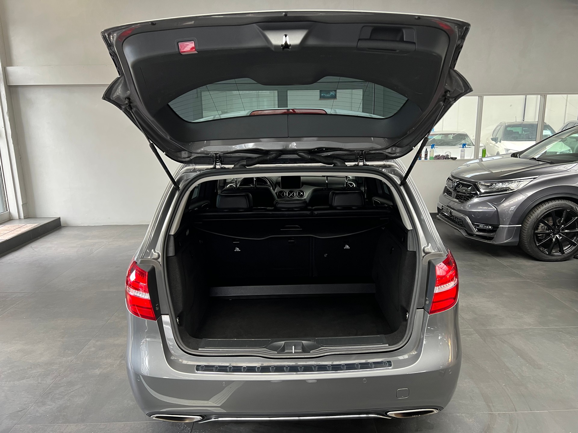 MERCEDES-BENZ B 220 Urban 4Matic 7G-DCT-image-10