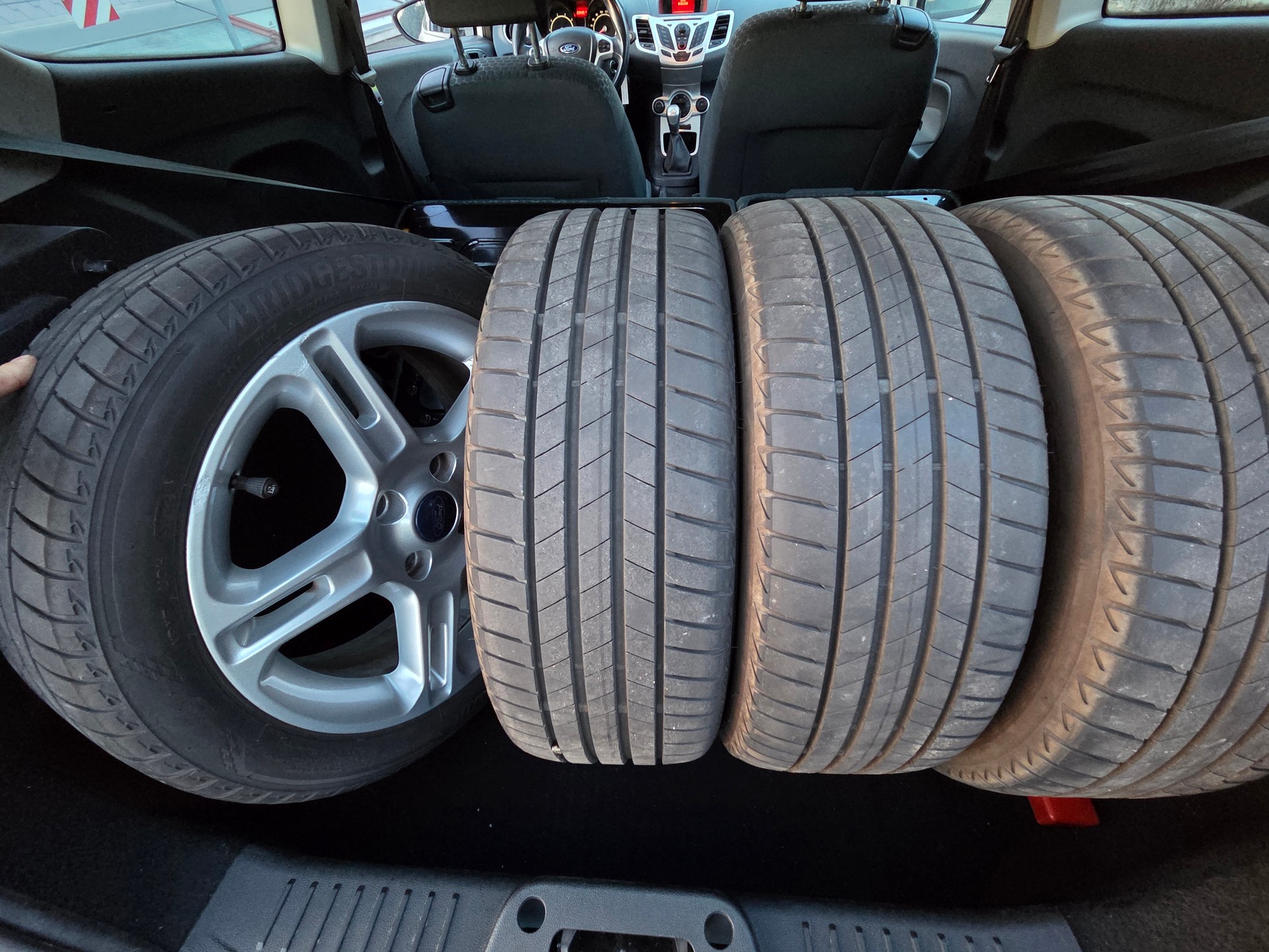 FORD Fiesta 1.6 16V Sport-image-8