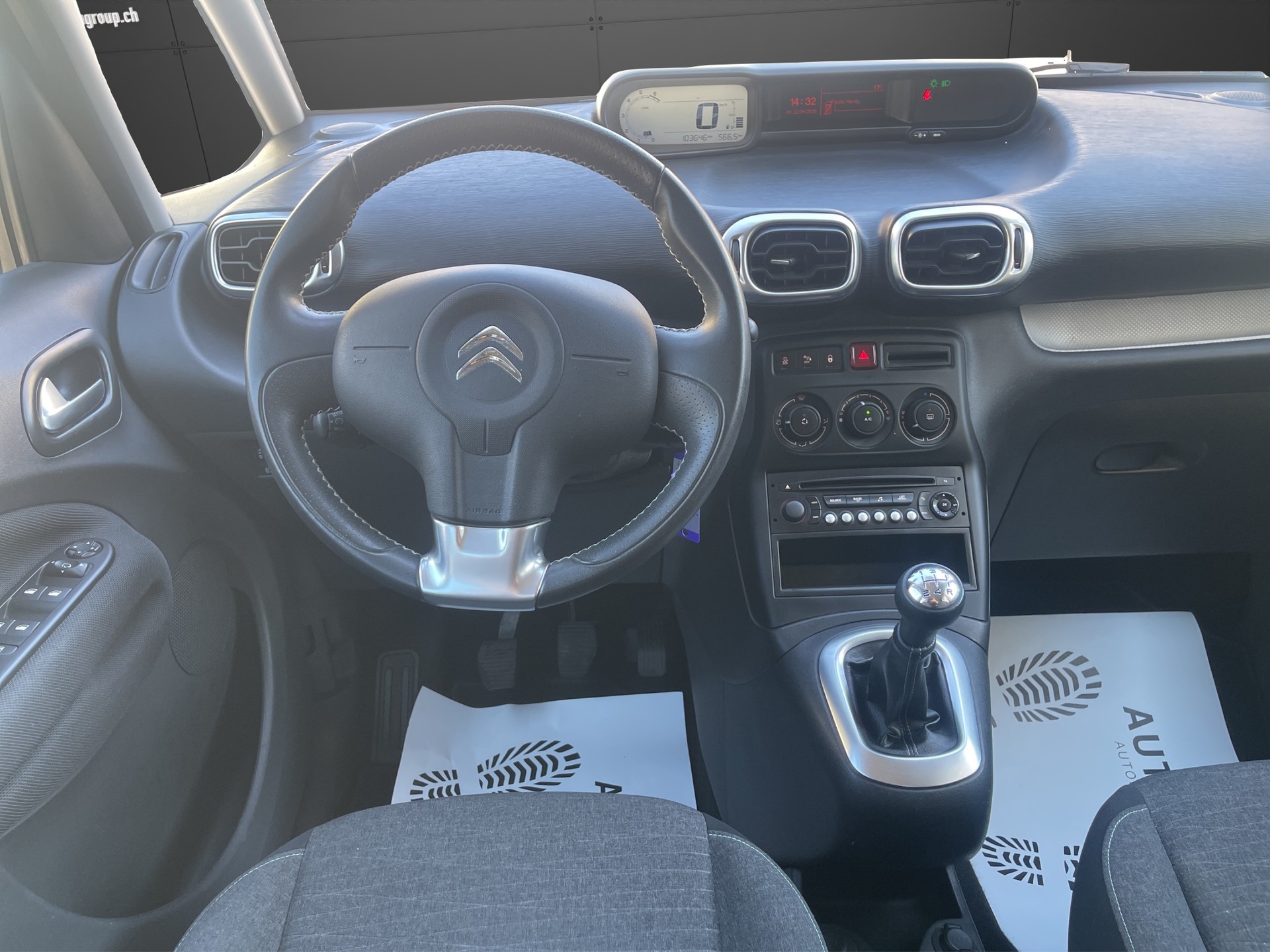 CITROEN C3 Picasso 1.2 Pure Tech Séduction-image-8