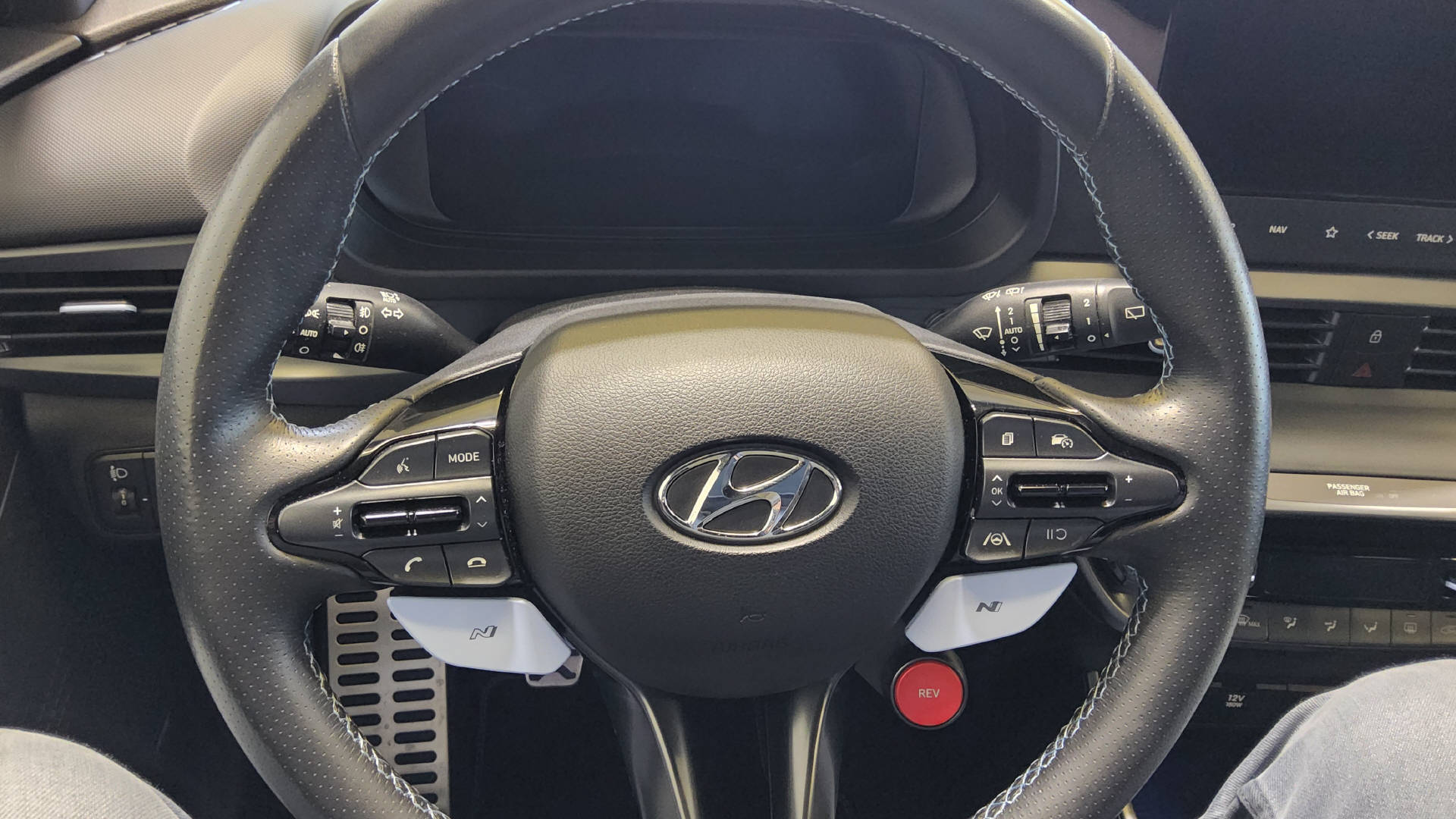 HYUNDAI i20 N 1.6 T-GDi-image-11