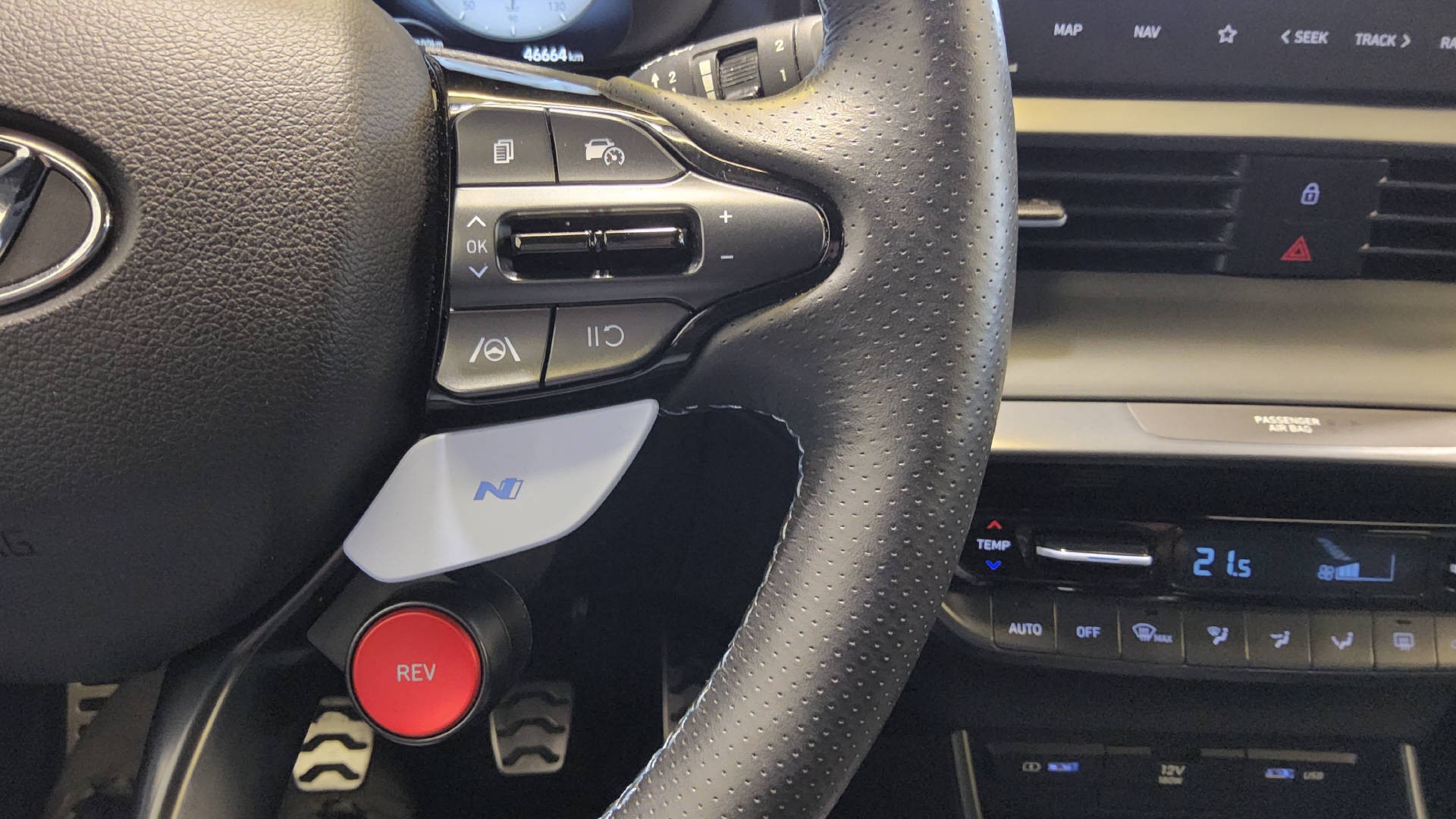 HYUNDAI i20 N 1.6 T-GDi-image-17
