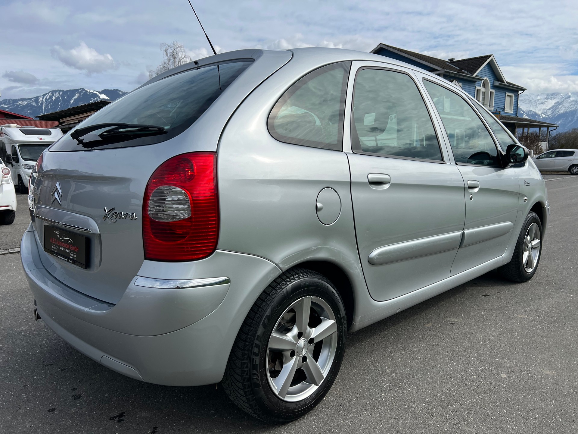 CITROEN Xsara Picasso 2.0i 16V Exclusive Automatic-image-5