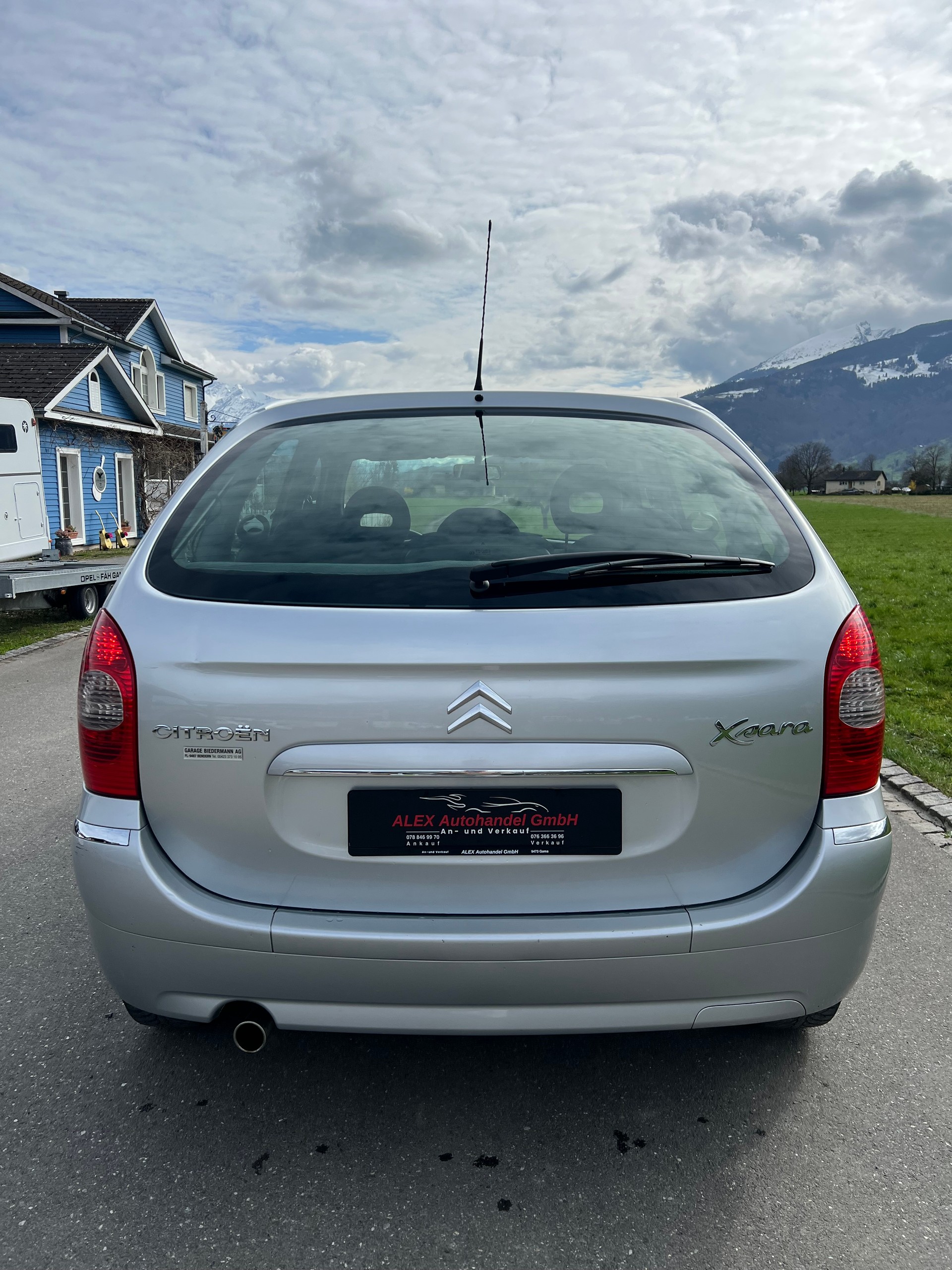CITROEN Xsara Picasso 2.0i 16V Exclusive Automatic-image-3