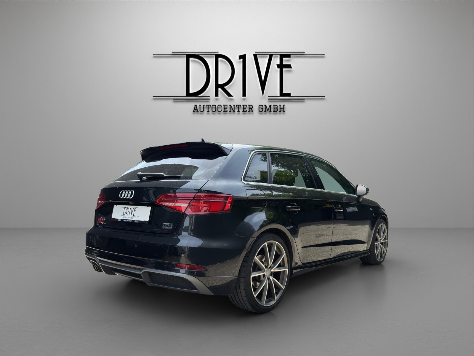 AUDI A3 Sportback 2.0 TFSI Sport quattro S-tronic-image-4
