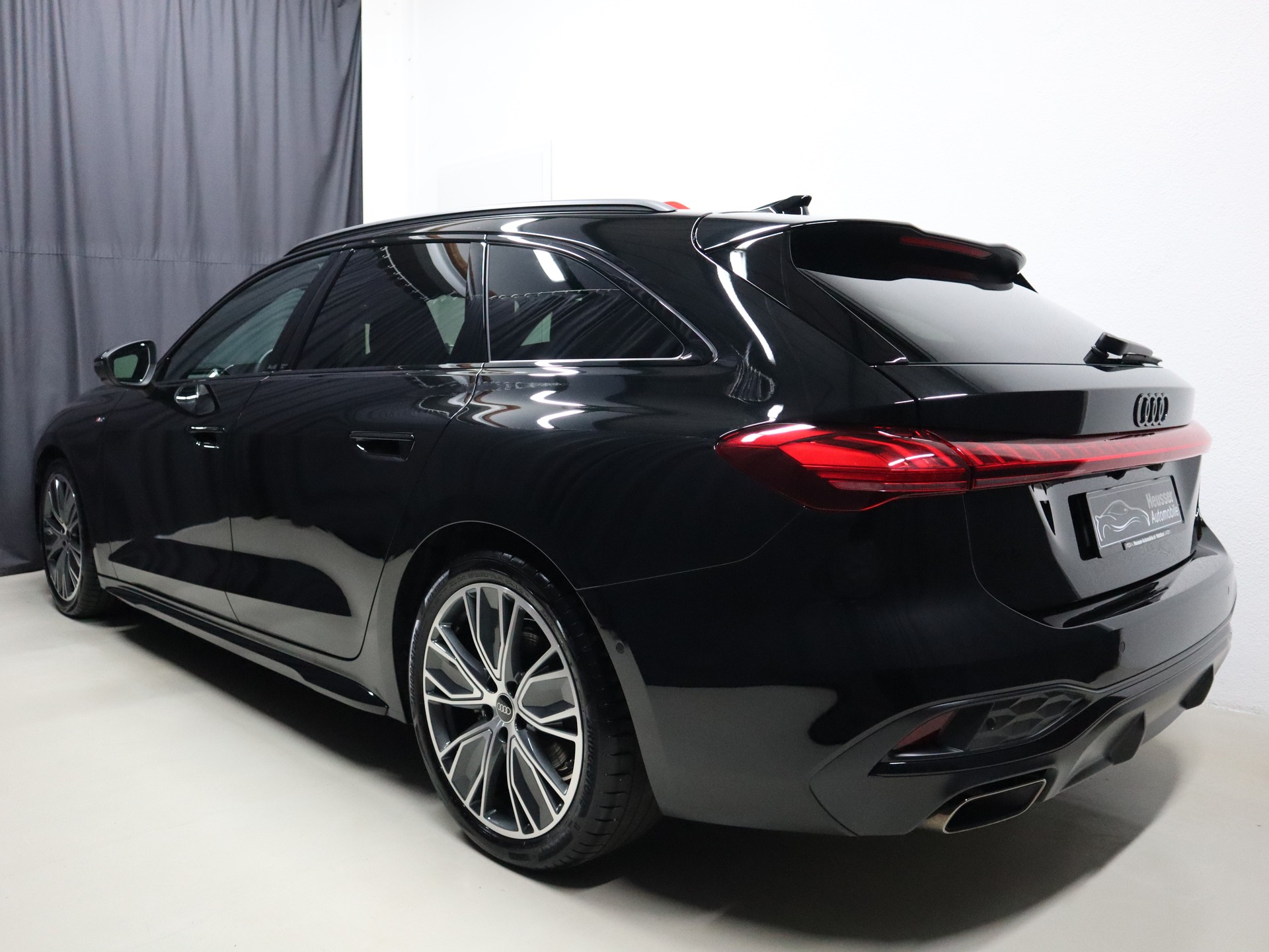AUDI A5 Avant 2.0 TFSI S tronic S Line Edition - Navi - MMI Beifahrerdisplay - Matrix LED - Keyless - 360° Kamera - 204 PS-image-3