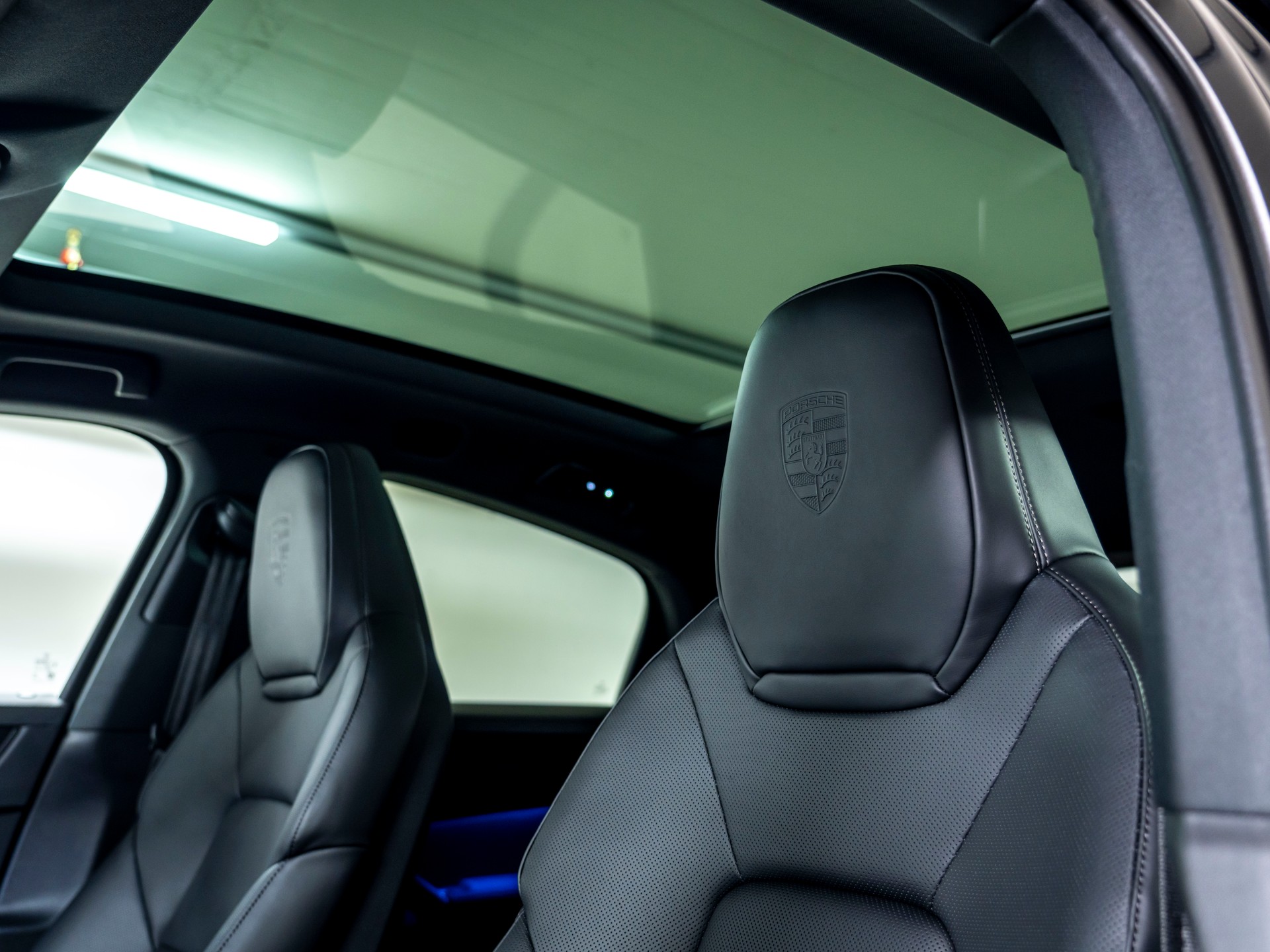 PORSCHE Cayenne Coupé Black Edition Tiptronic-image-12