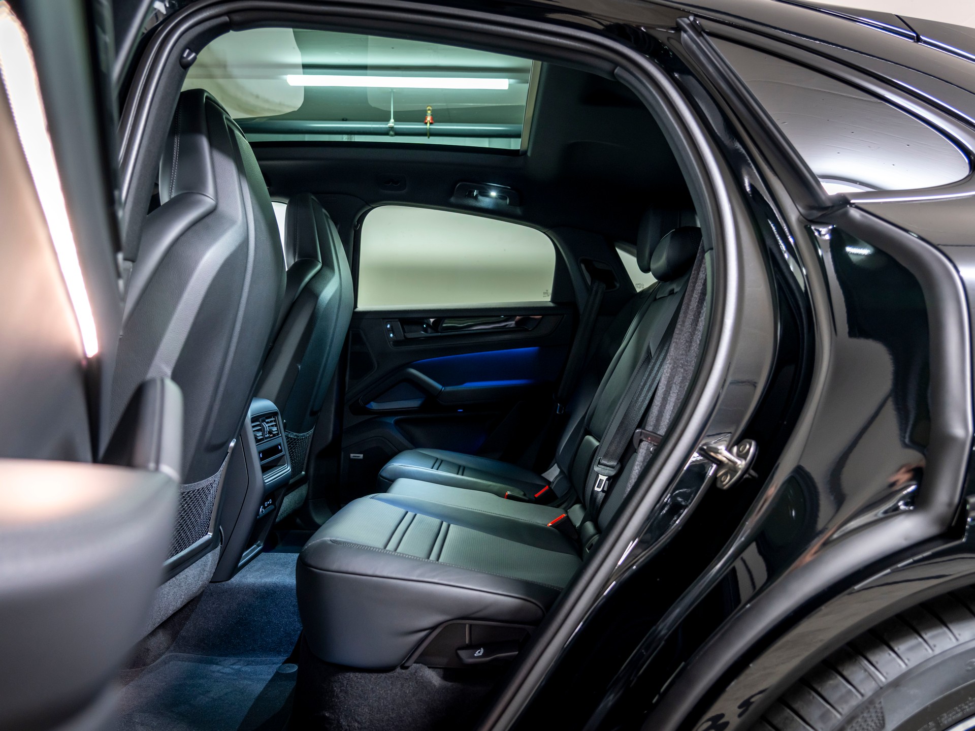 PORSCHE Cayenne Coupé Black Edition Tiptronic-image-18