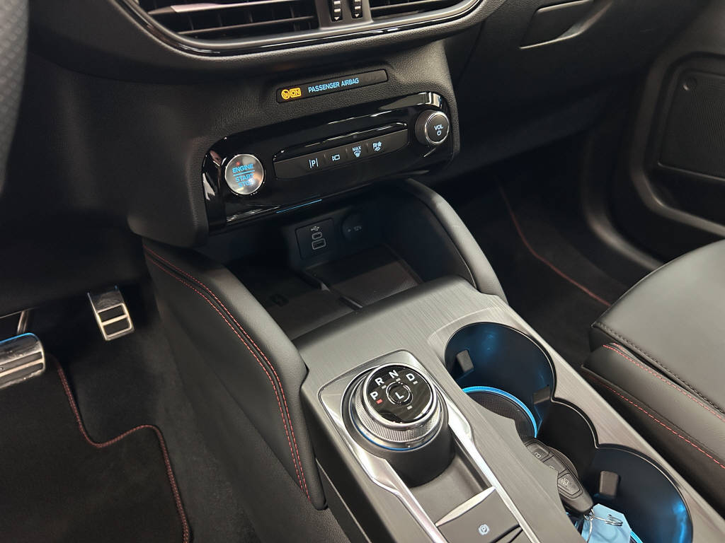 FORD Kuga 2.5 Hybrid ST-Line X 4x4-image-12
