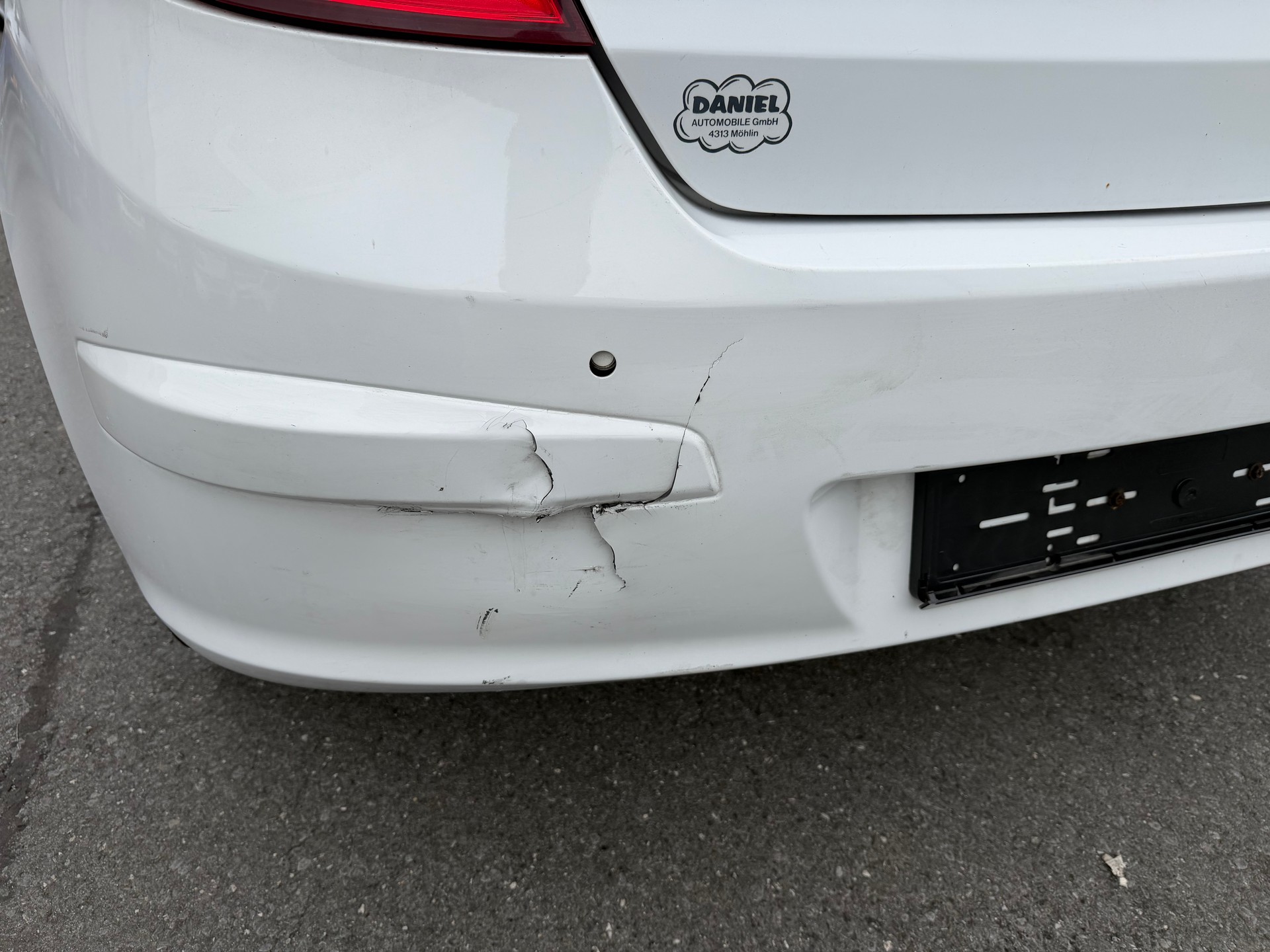 HYUNDAI i30 2.0 Premium-image-6