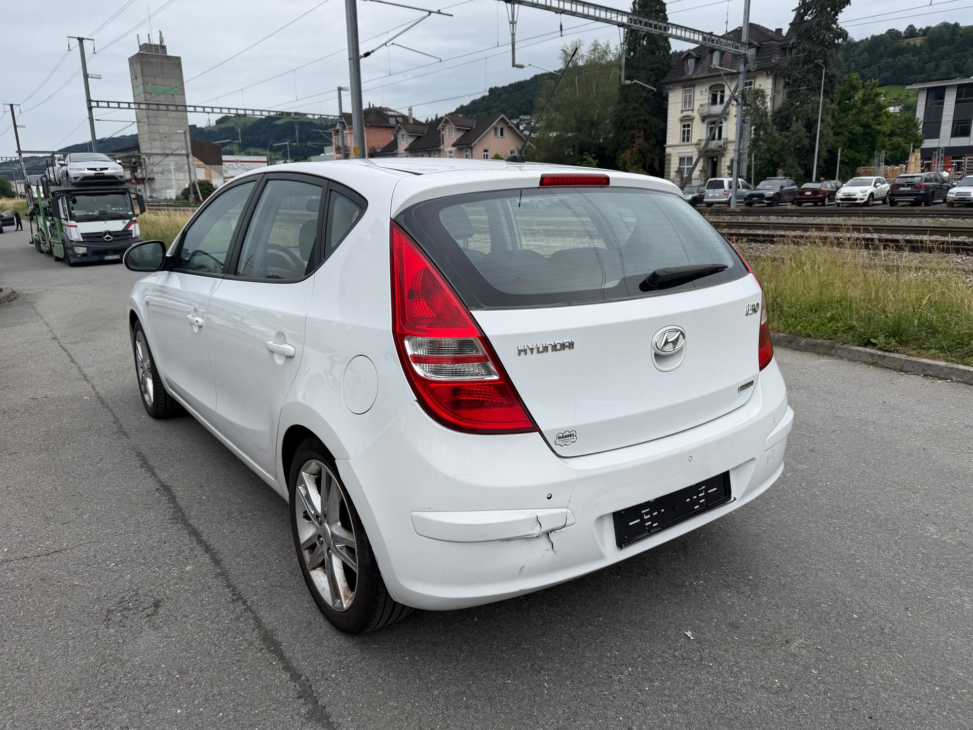 HYUNDAI i30 2.0 Premium-image-2