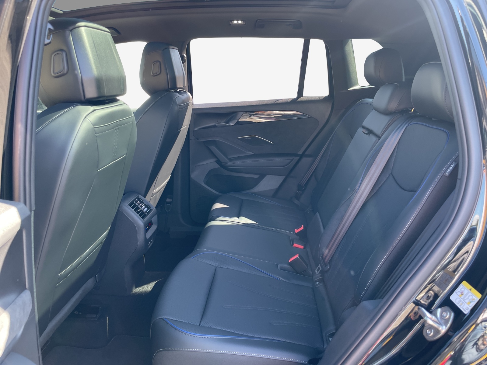 VW Tiguan 1.5 TSI evo2 eHybrid R-Line DSG-image-11