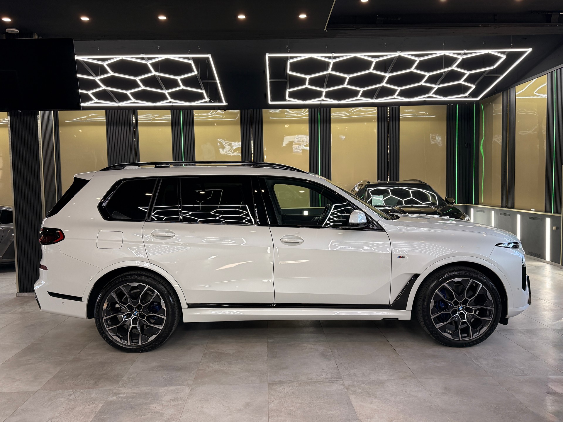 BMW X7 xDrive 48V 40d M Sport Pro Steptronic-image-3