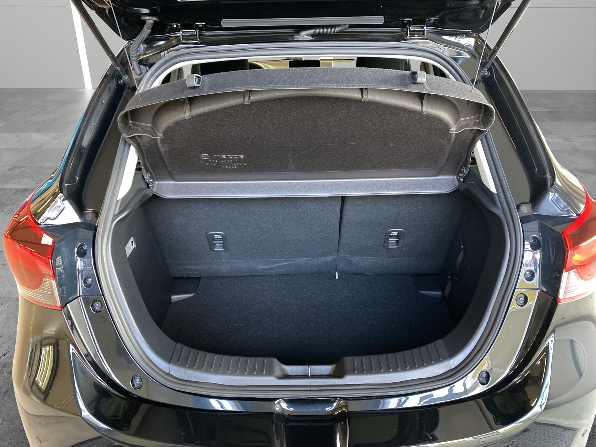 MAZDA 2 SKYACTIV-G 90 Homura Automat-image-6