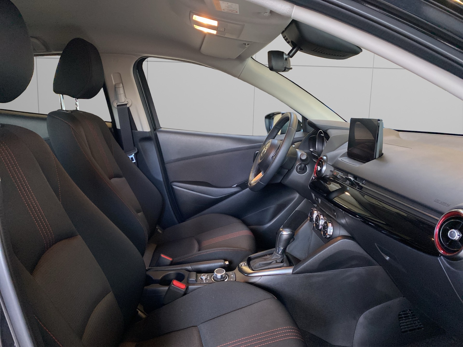 MAZDA 2 SKYACTIV-G 90 Homura Automat-image-13