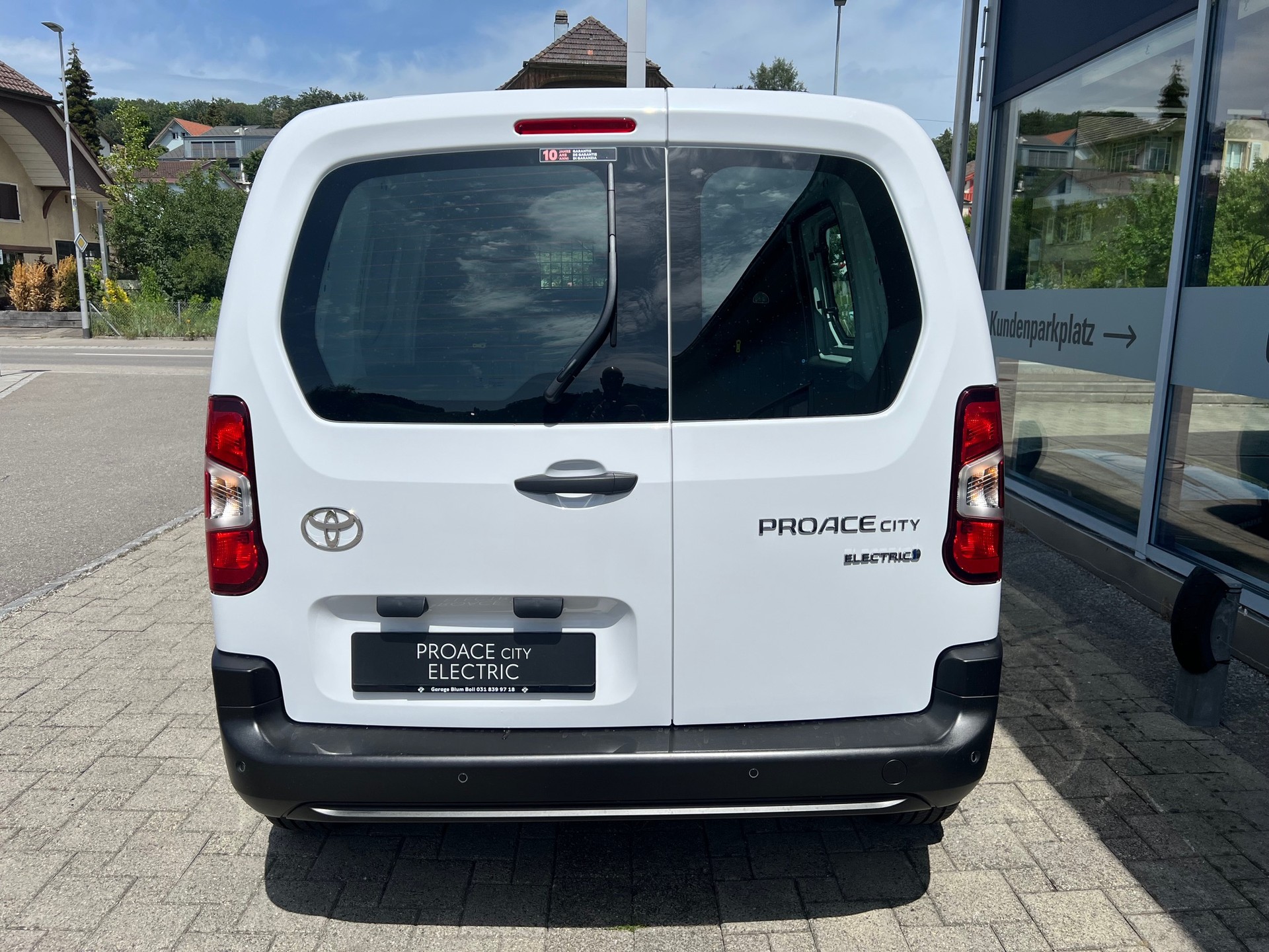 TOYOTA Proace City Van EV 50 kWh Advanced Medium-image-3