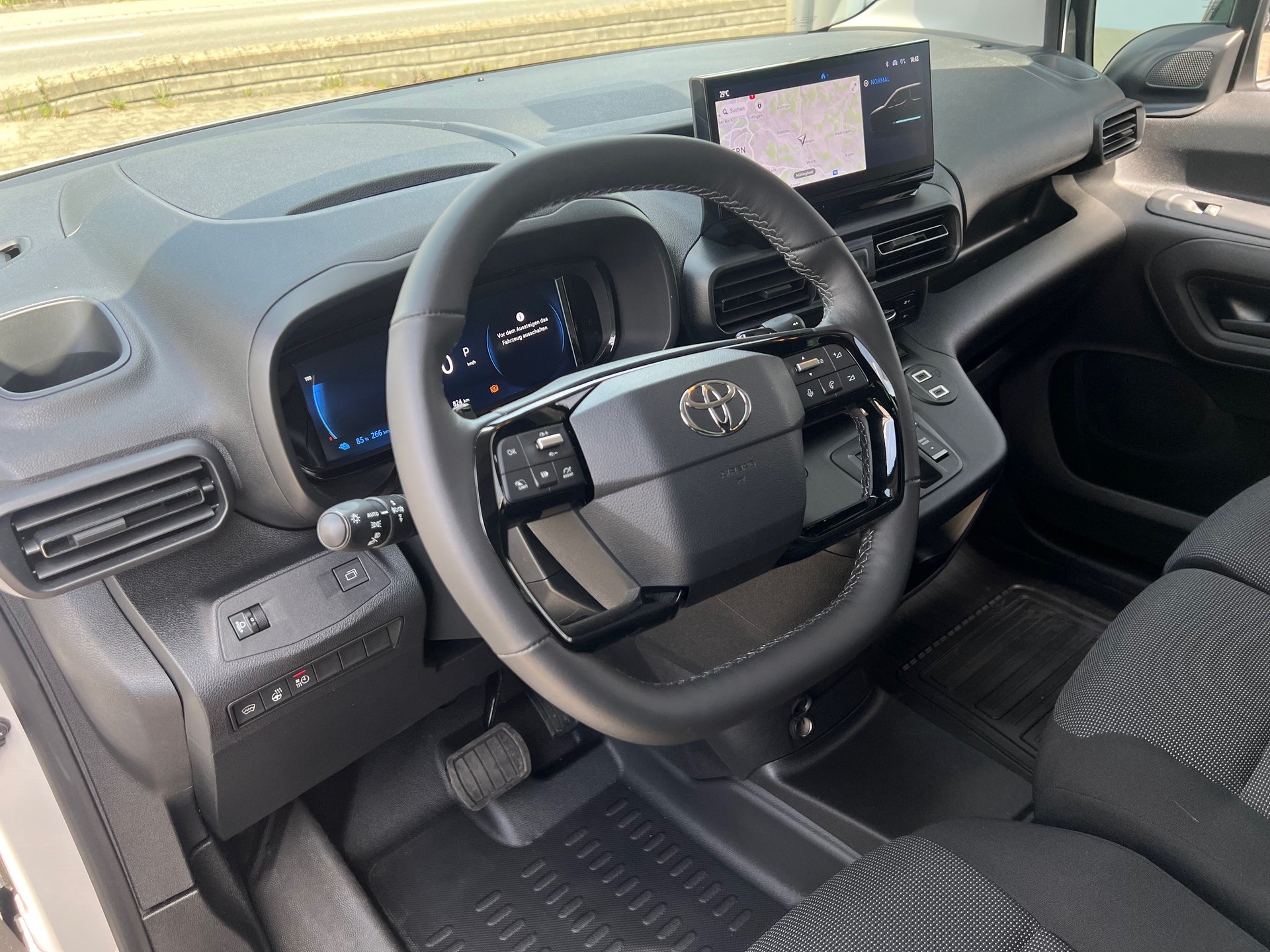 TOYOTA Proace City Van EV 50 kWh Advanced Medium-image-10