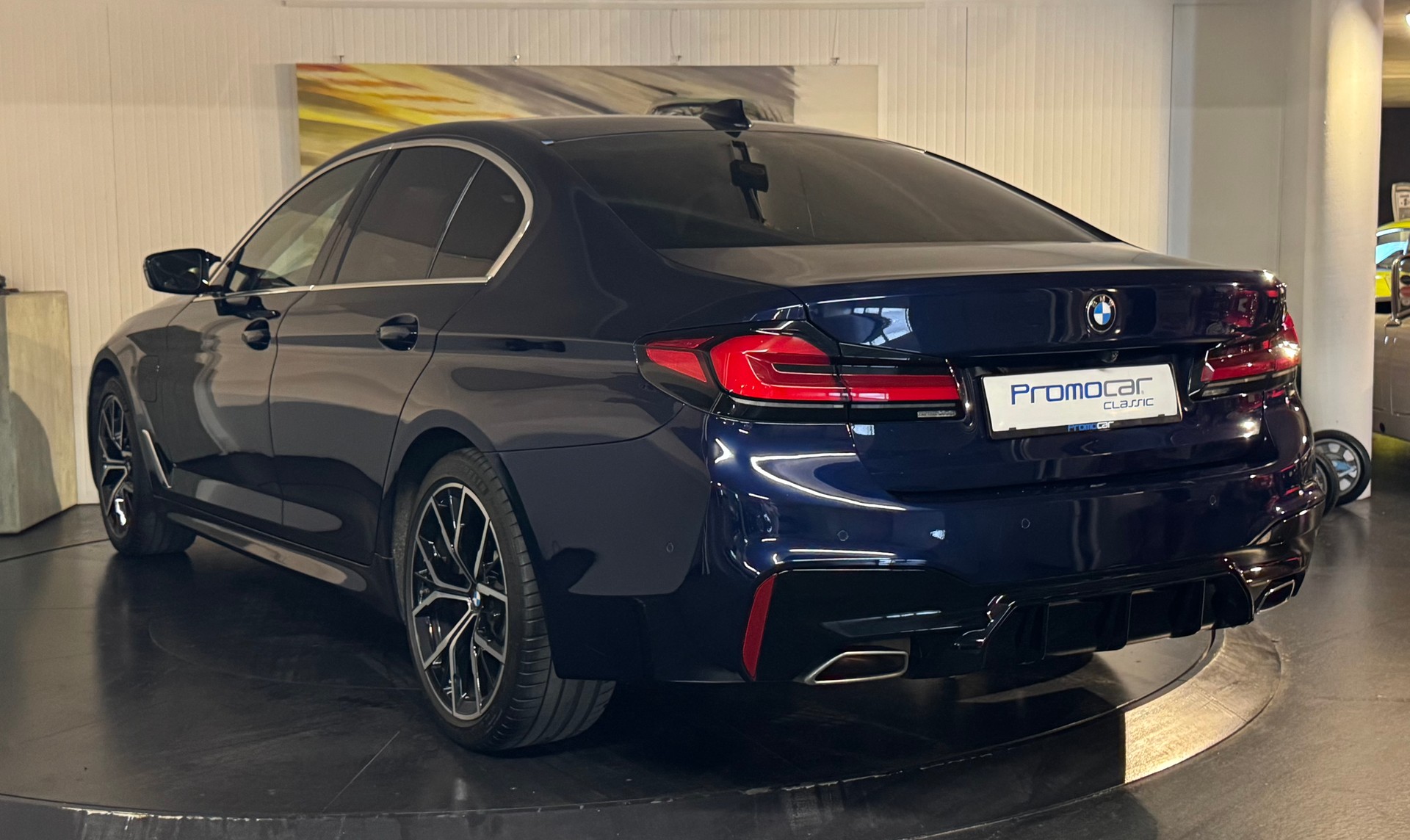 BMW 530e xDrive G30 LCI M LOOK-image-2