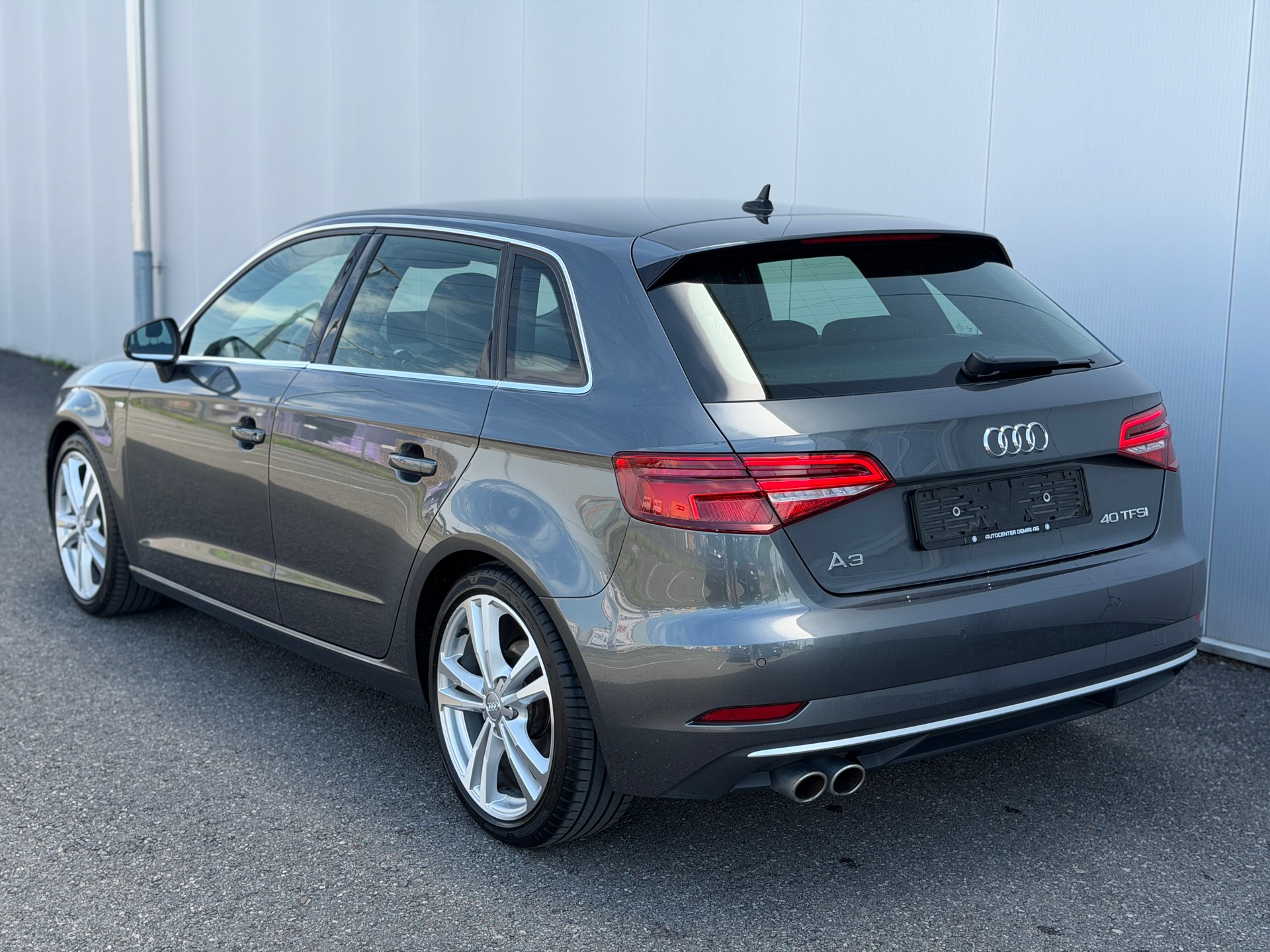 AUDI A3 Sportback 40 TFSI Sport quattro S-tronic *S-Line innen und aussen*-image-6