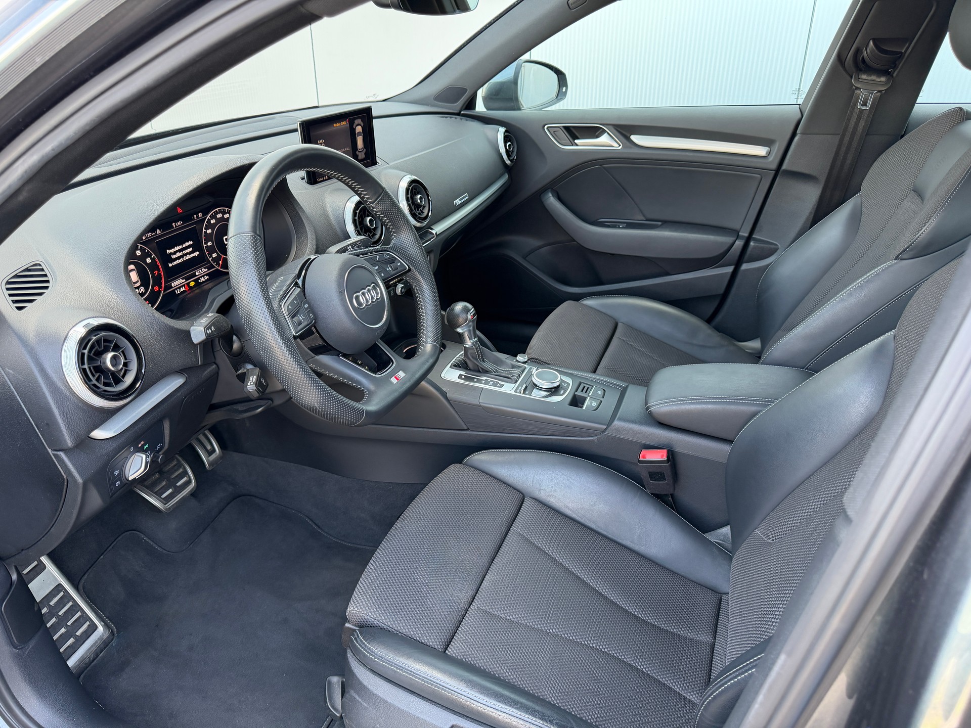 AUDI A3 Sportback 40 TFSI Sport quattro S-tronic *S-Line innen und aussen*-image-7