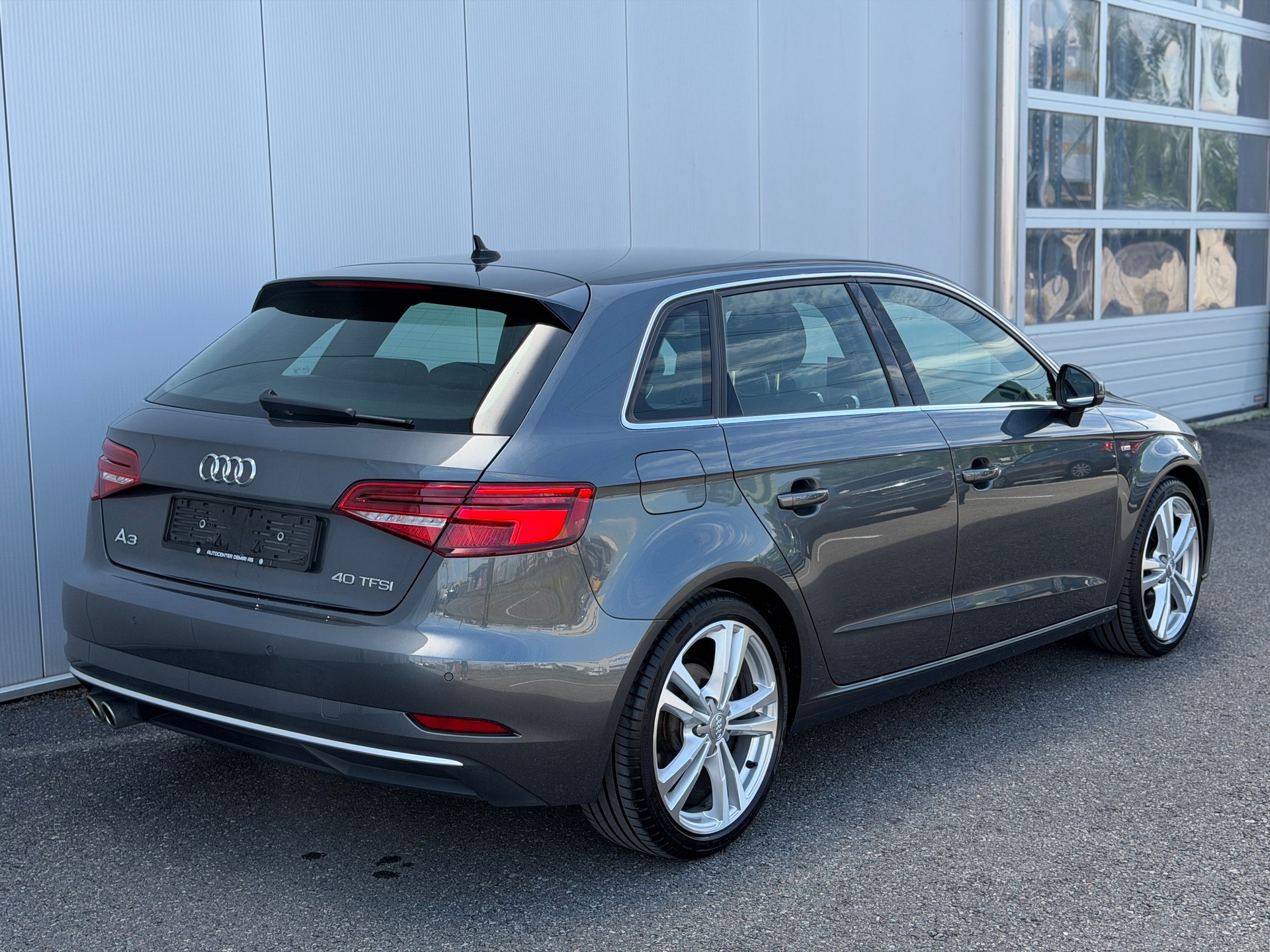 AUDI A3 Sportback 40 TFSI Sport quattro S-tronic *S-Line innen und aussen*-image-3