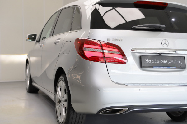 MERCEDES-BENZ B 250 Urban 4Matic-image-3