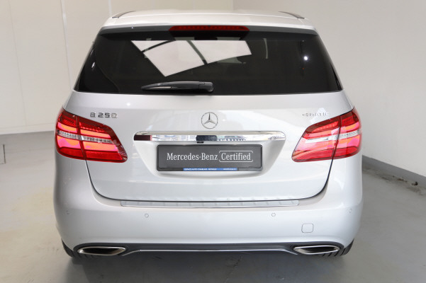MERCEDES-BENZ B 250 Urban 4Matic-image-5