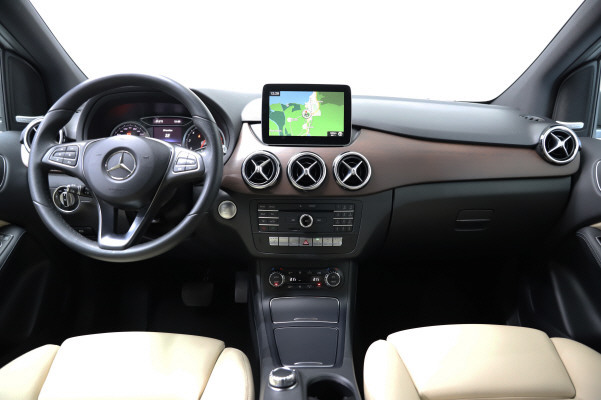 MERCEDES-BENZ B 250 Urban 4Matic-image-9