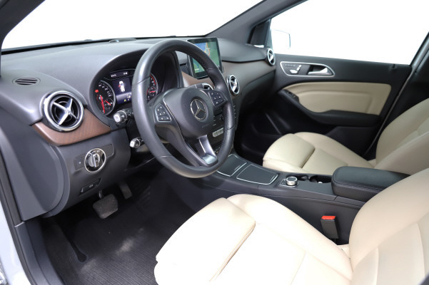 MERCEDES-BENZ B 250 Urban 4Matic-image-7