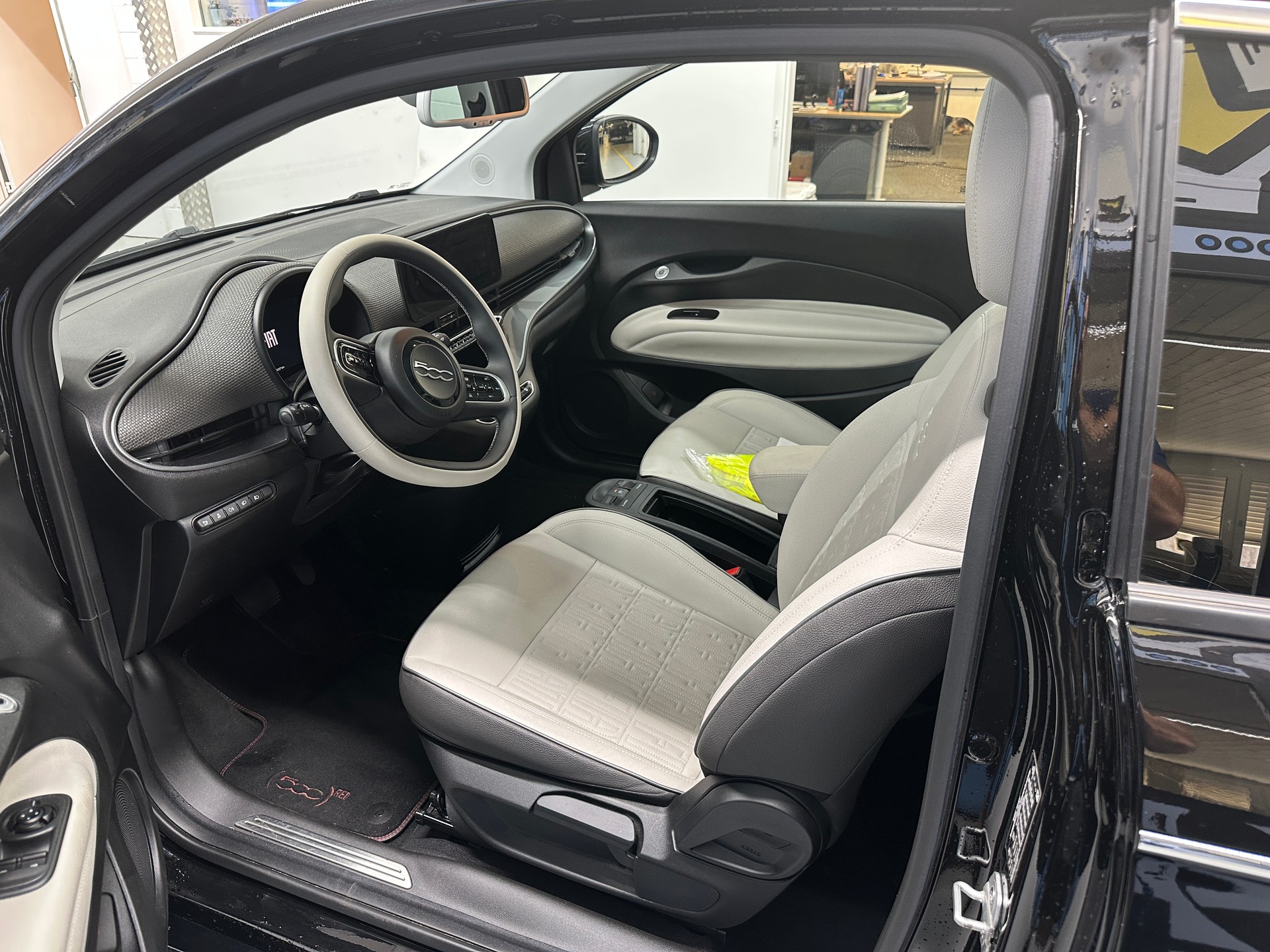 FIAT 500 electric 87 kW La Prima-image-7