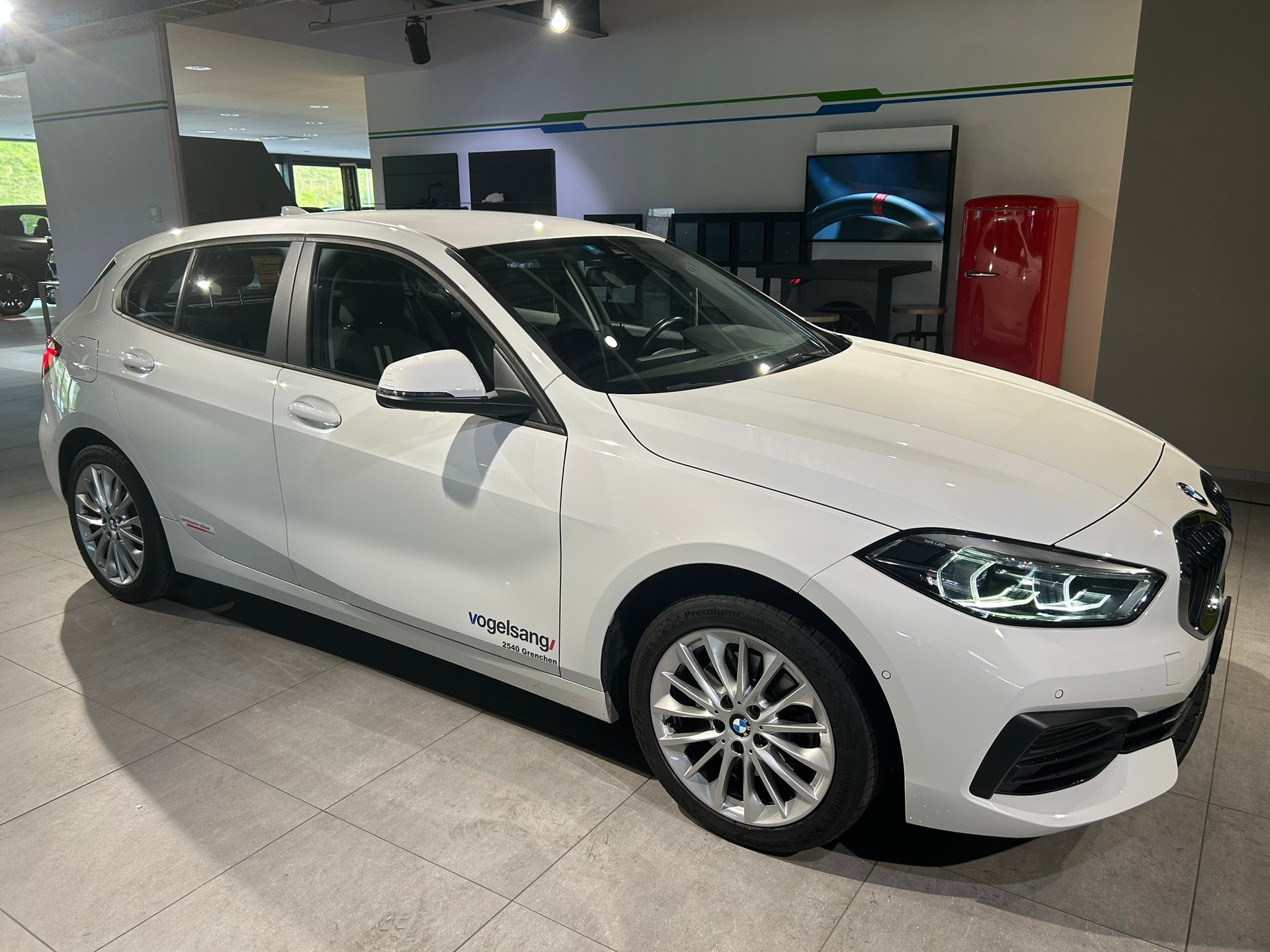 BMW 120i Steptronic-image-2