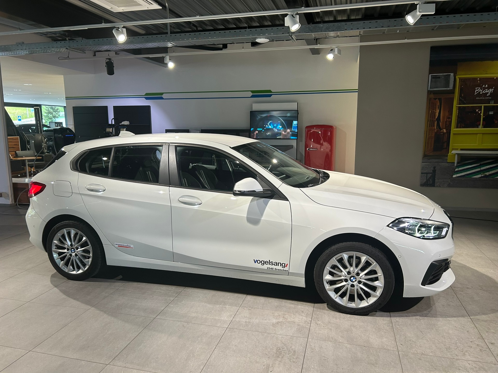 BMW 120i Steptronic-image-3