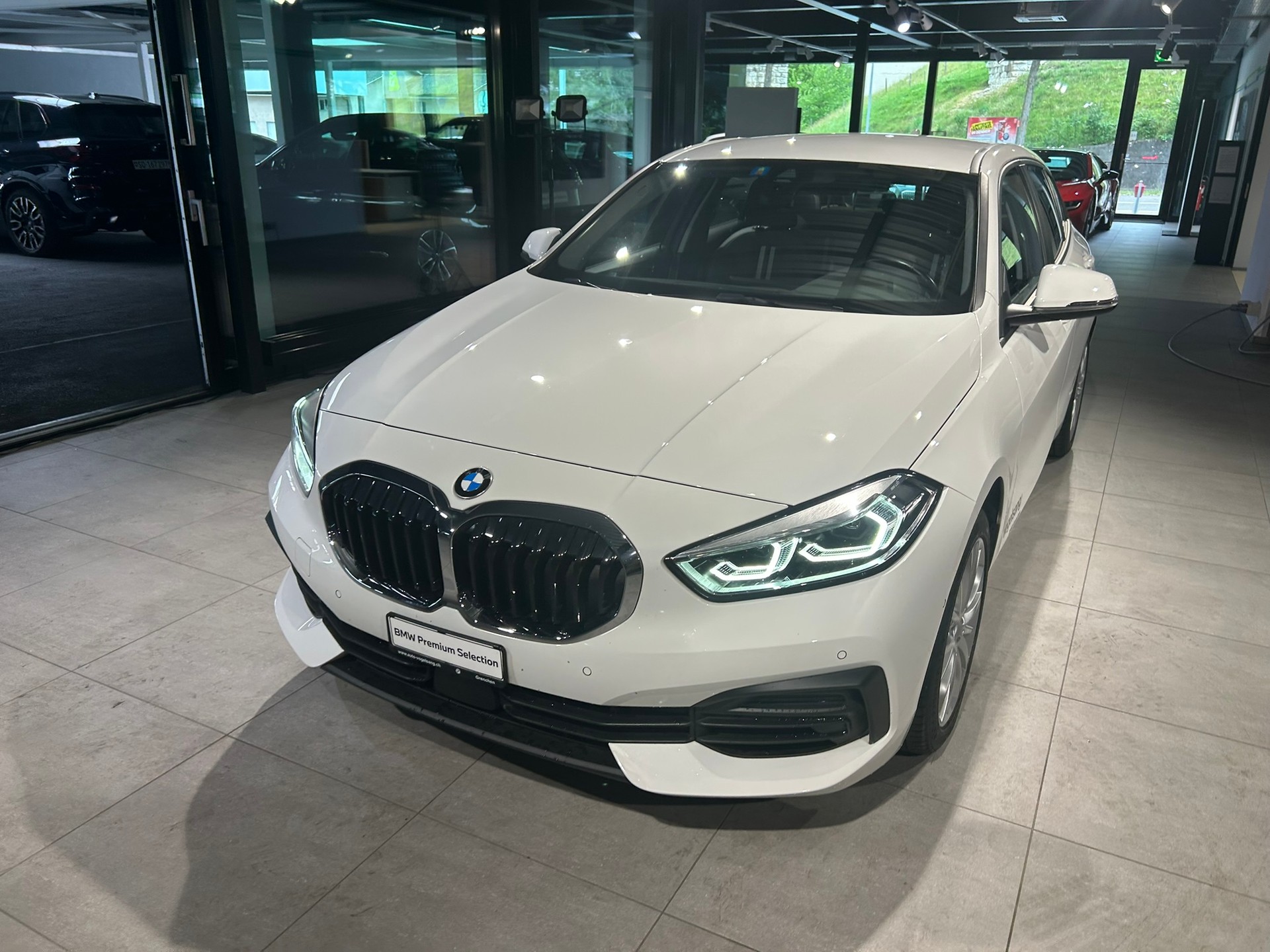 BMW 120i Steptronic-image-6