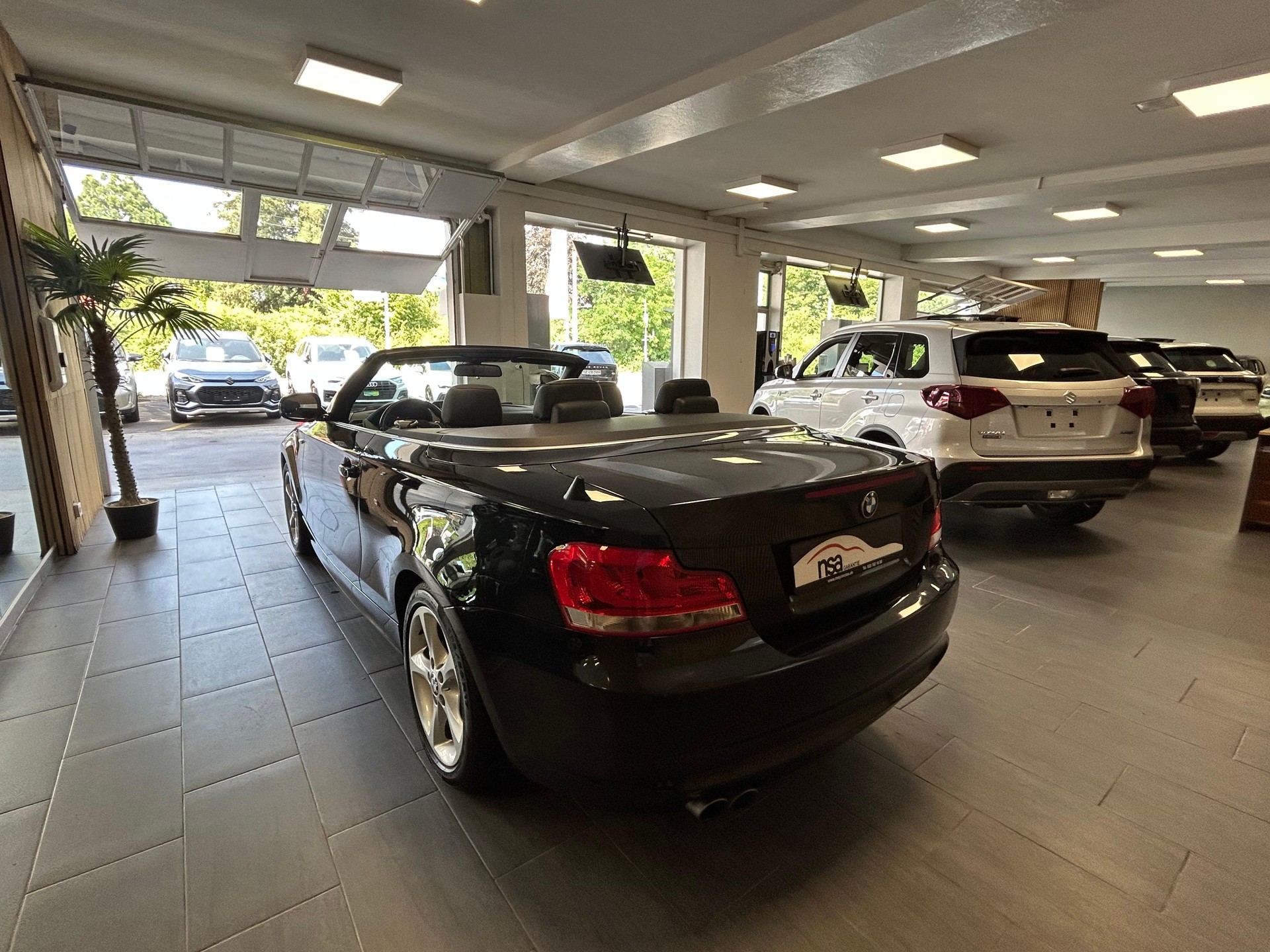 BMW 125i Cabrio-image-7