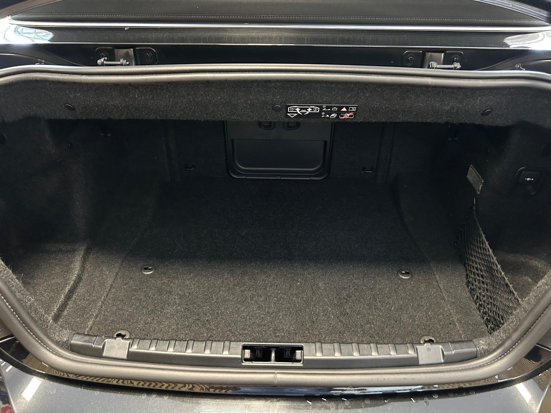 BMW 125i Cabrio-image-22