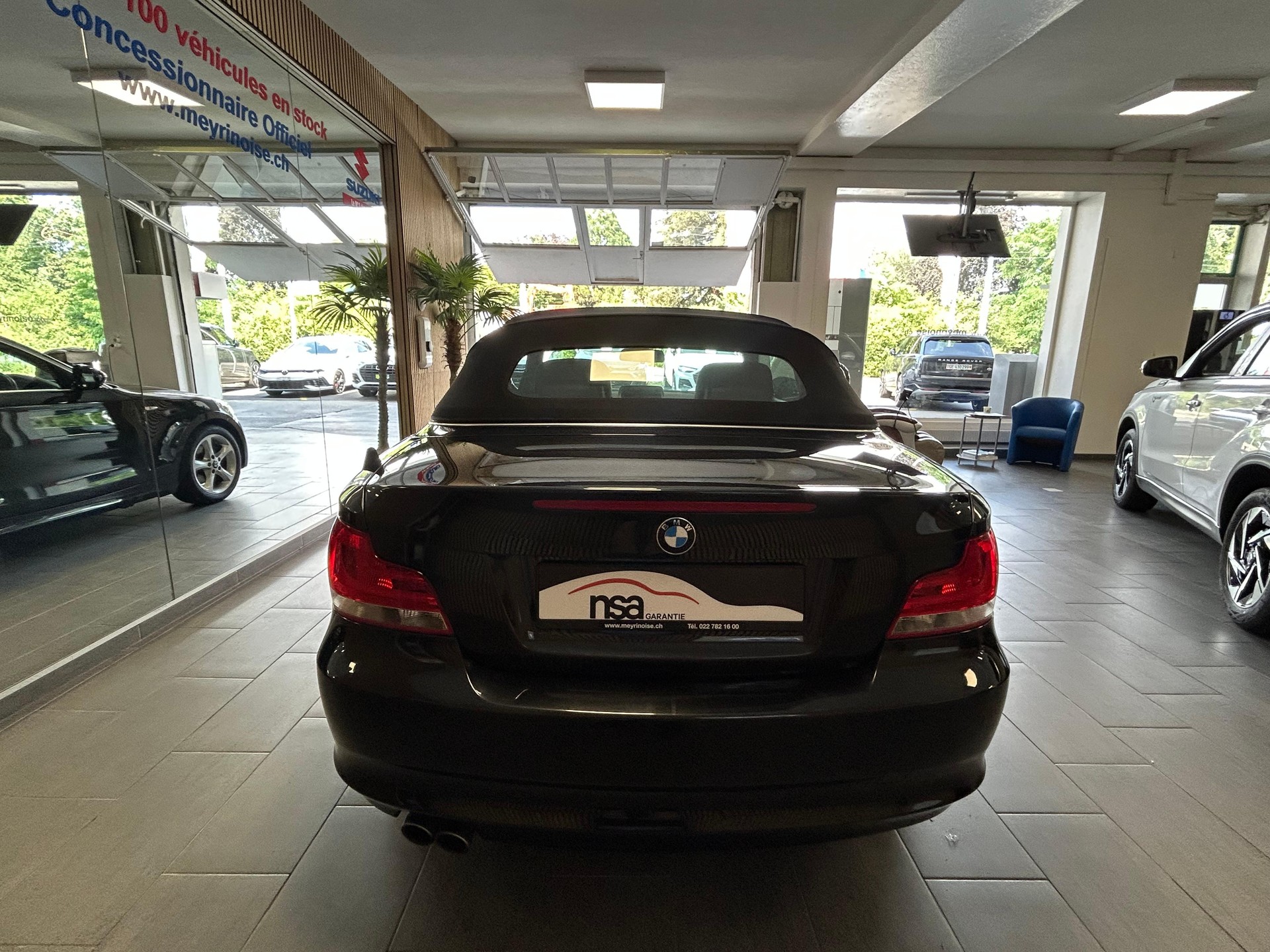 BMW 125i Cabrio-image-9