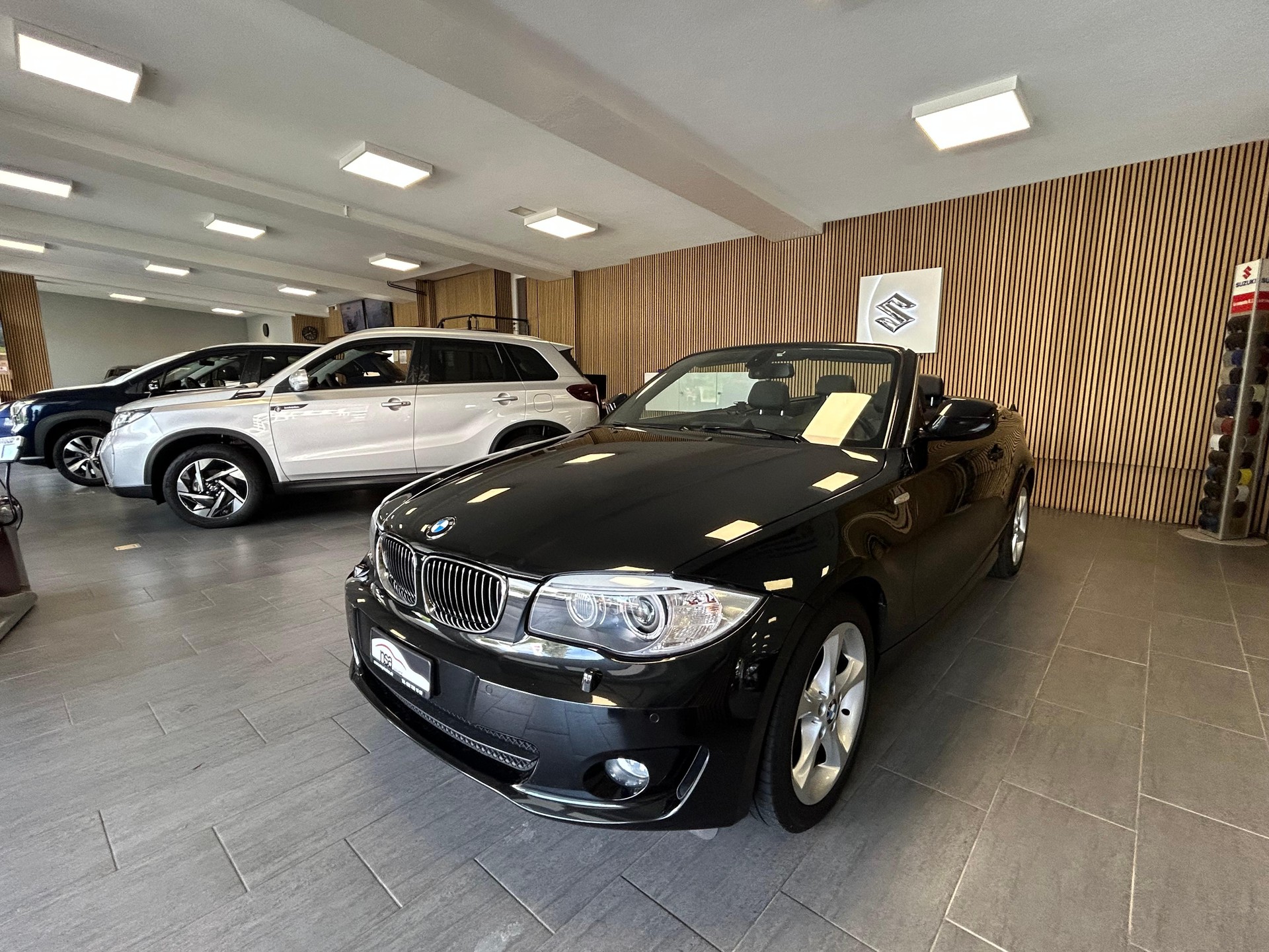BMW 125i Cabrio-image-6