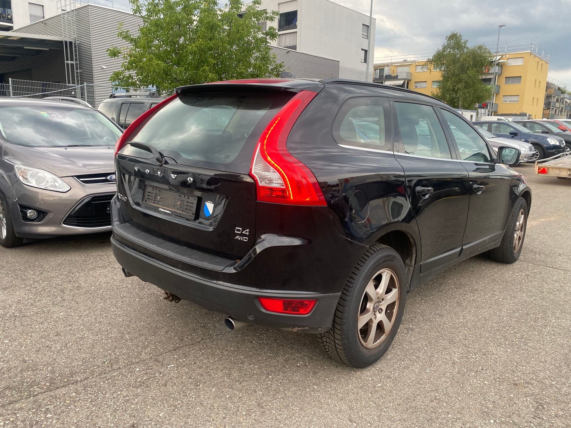 VOLVO XC60 D4 AWD Kinetic-image-4