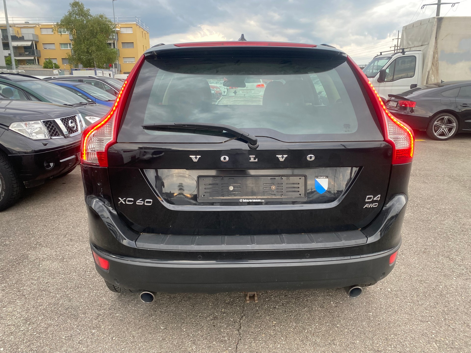 VOLVO XC60 D4 AWD Kinetic-image-6