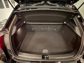 MERCEDES-BENZ A 180 Progressive 7G-DCT-image-12