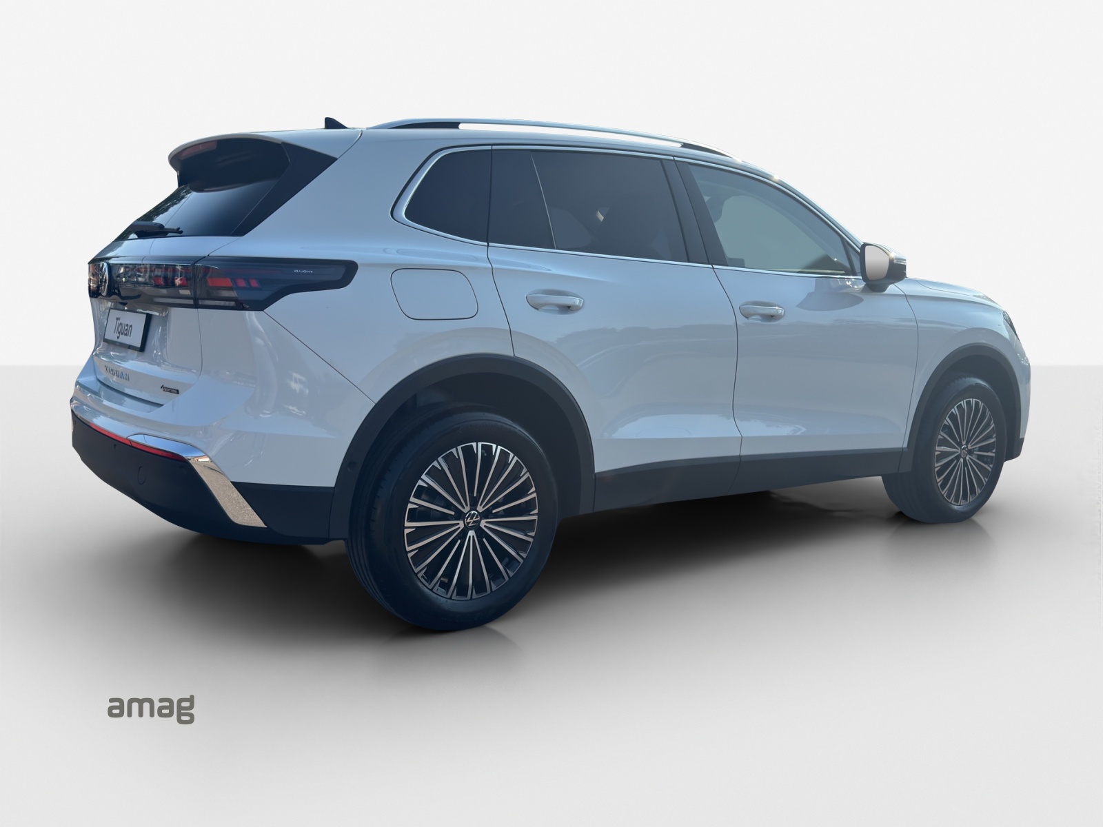 VW Tiguan Elegance 2.0TSI 204PS 4M-image-4