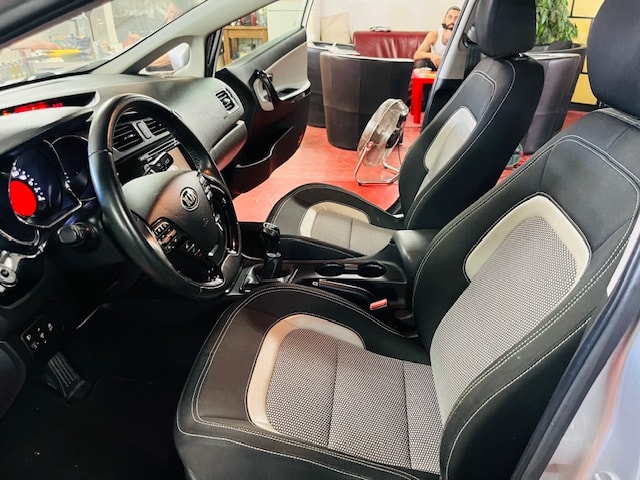 KIA Cee'd Sportswagon 1.6 GDi Style-image-13