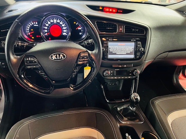 KIA Cee'd Sportswagon 1.6 GDi Style-image-9