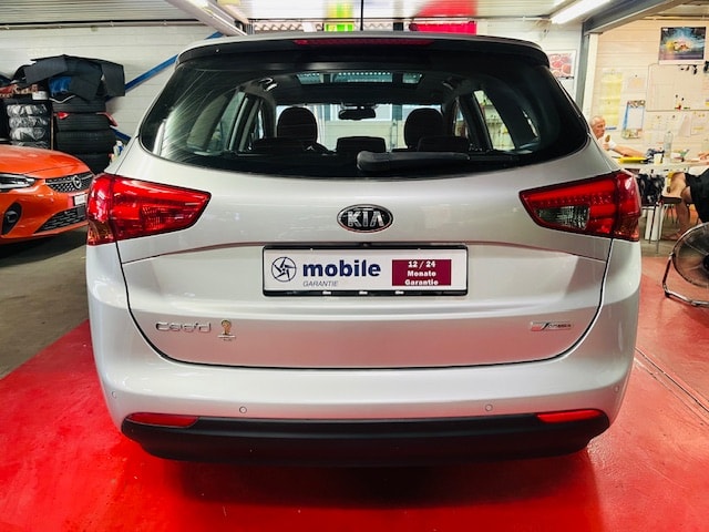 KIA Cee'd Sportswagon 1.6 GDi Style-image-7